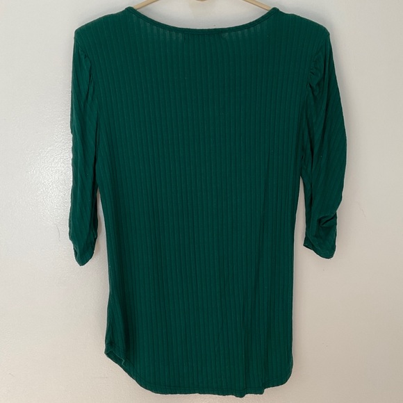Almost Famous Green Knit Short Sleeve Blouse with Ruching Detail on Sleeves - Picture 8 of 9
